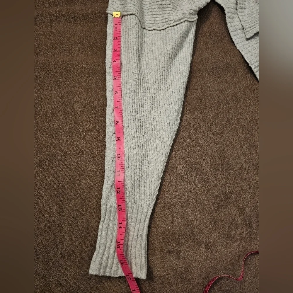 Yet Again Hooded Long Sleeve V-Neck Oversized Sweater Size XS Fits Like XL